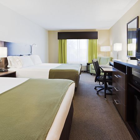 Holiday Inn Express And Suites Tampa I-75 At Bruce B. Downs By Ihg Ngoại thất bức ảnh
