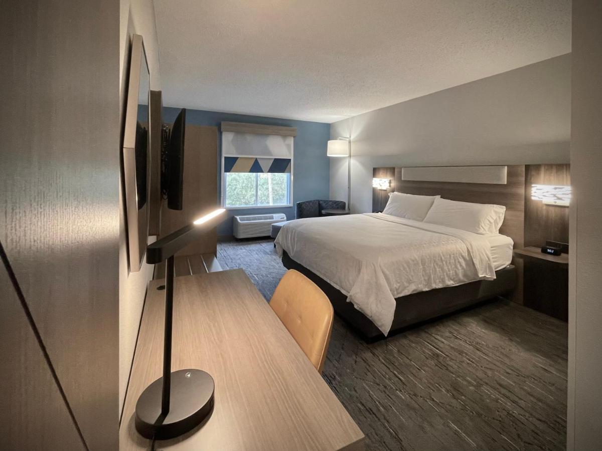 Holiday Inn Express And Suites Tampa I-75 At Bruce B. Downs By Ihg Ngoại thất bức ảnh