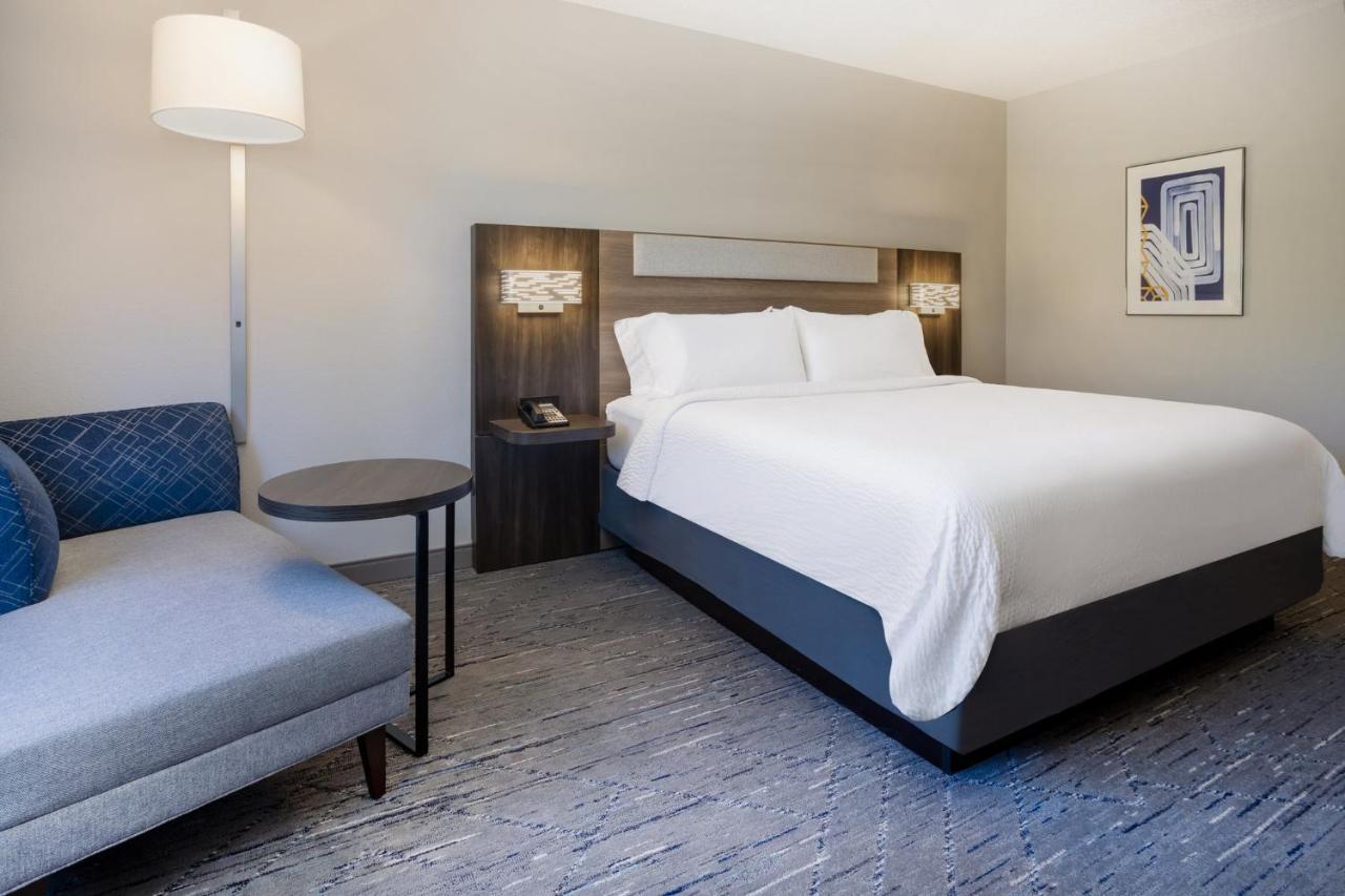 Holiday Inn Express And Suites Tampa I-75 At Bruce B. Downs By Ihg Ngoại thất bức ảnh