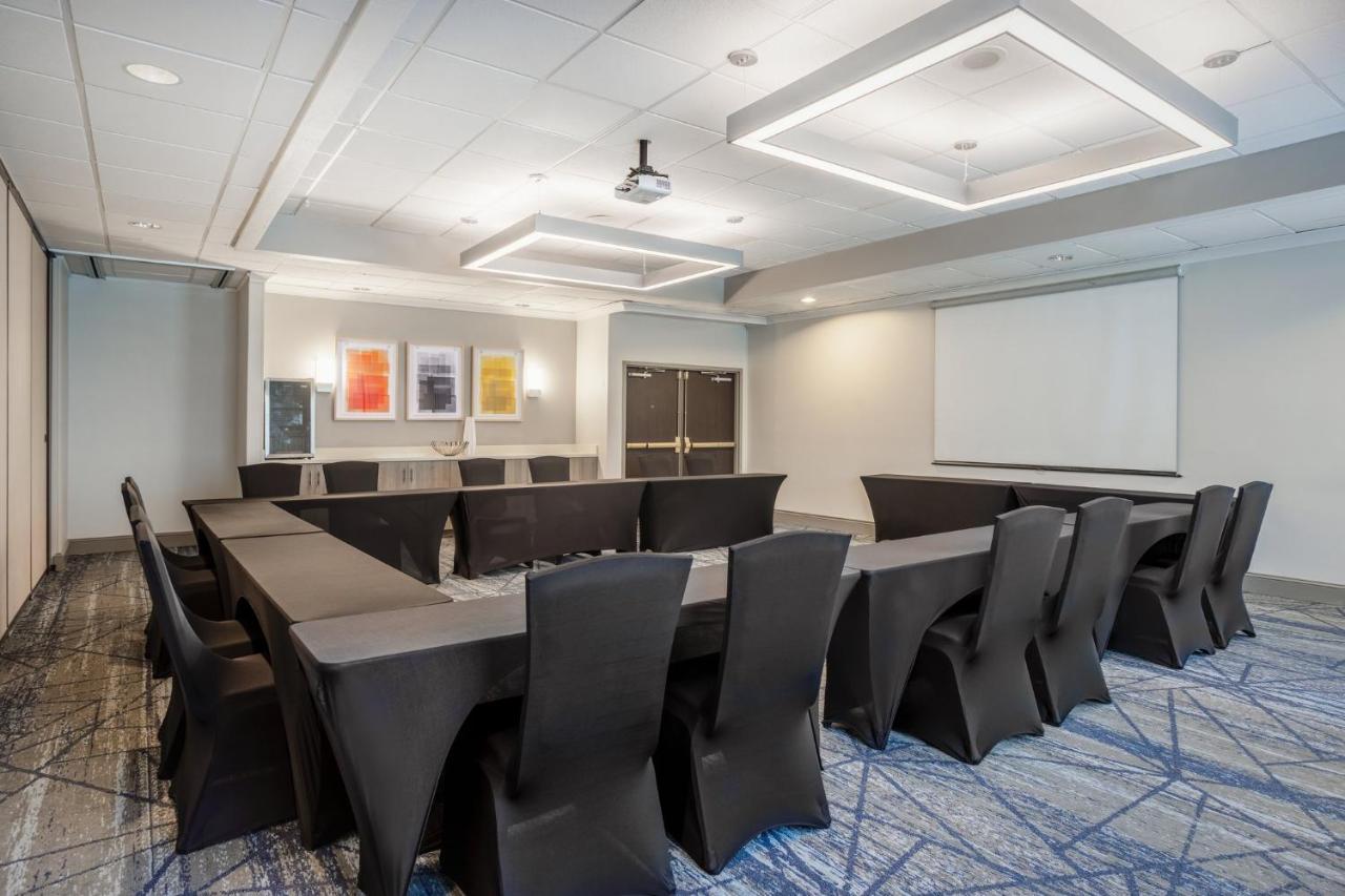 Holiday Inn Express And Suites Tampa I-75 At Bruce B. Downs By Ihg Ngoại thất bức ảnh