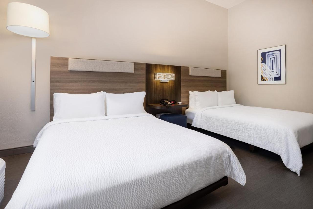 Holiday Inn Express And Suites Tampa I-75 At Bruce B. Downs By Ihg Ngoại thất bức ảnh