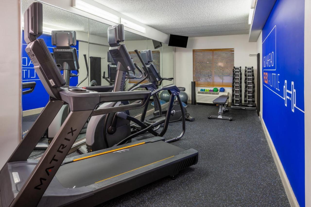 Holiday Inn Express And Suites Tampa I-75 At Bruce B. Downs By Ihg Ngoại thất bức ảnh