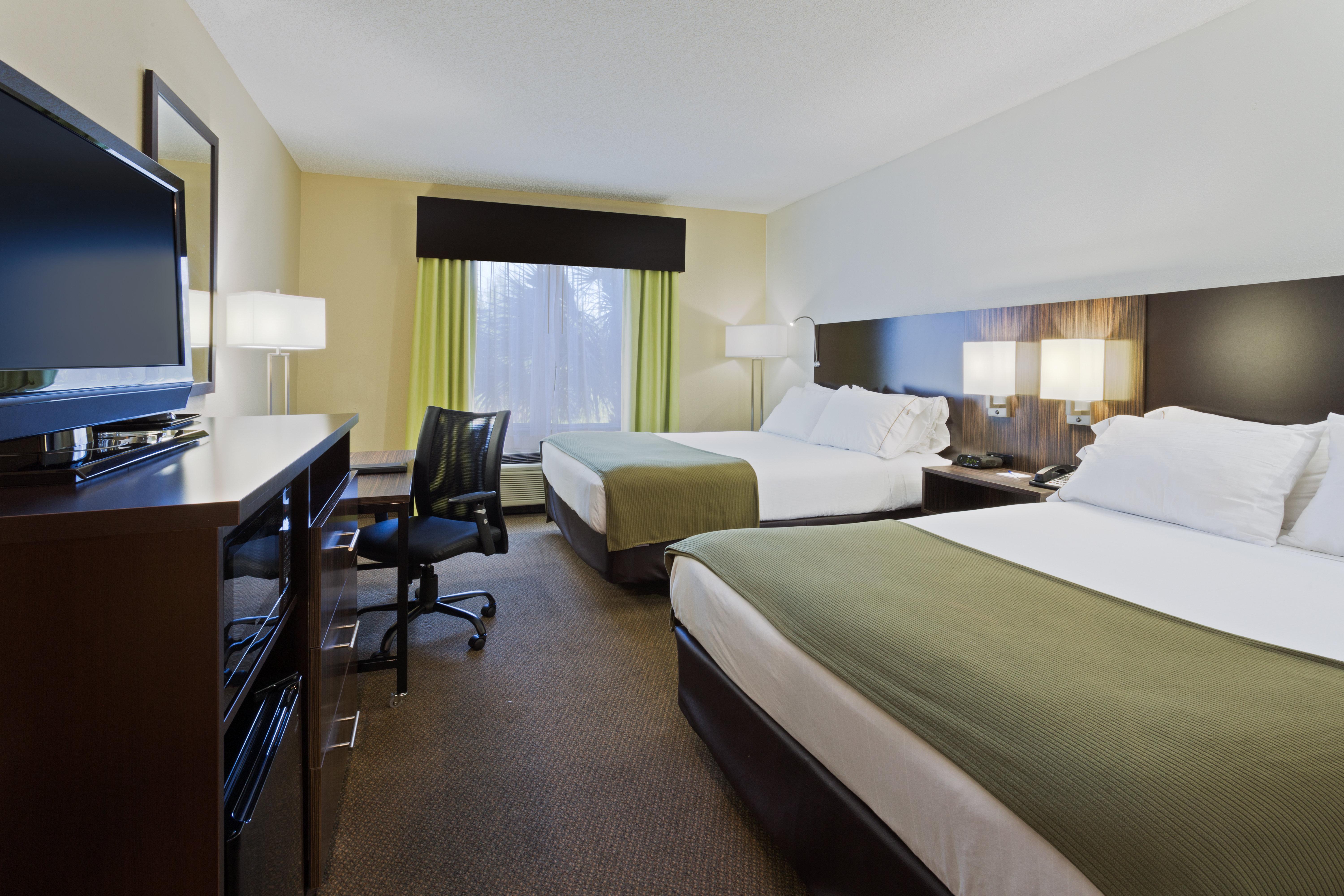 Holiday Inn Express And Suites Tampa I-75 At Bruce B. Downs By Ihg Ngoại thất bức ảnh
