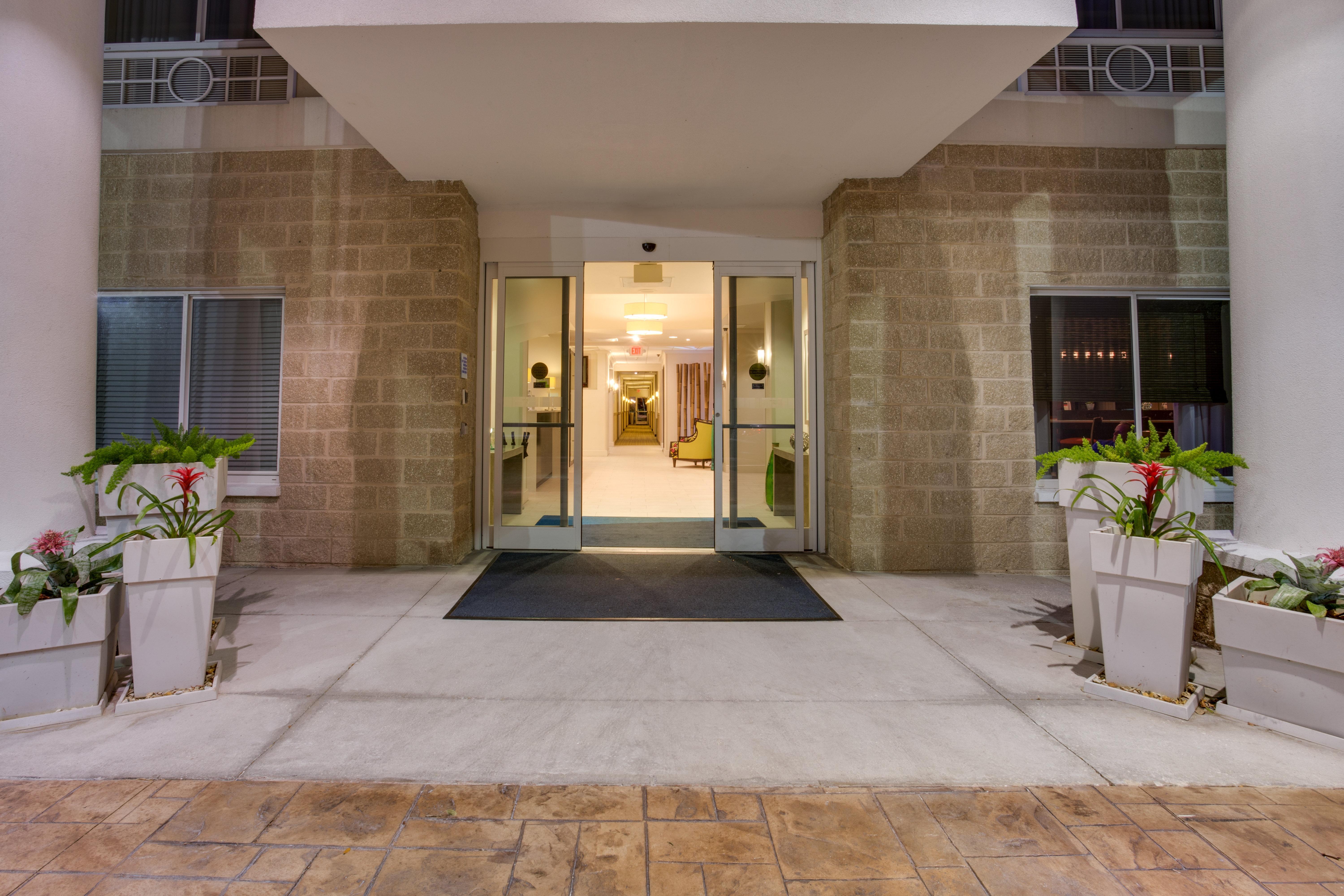 Holiday Inn Express And Suites Tampa I-75 At Bruce B. Downs By Ihg Ngoại thất bức ảnh