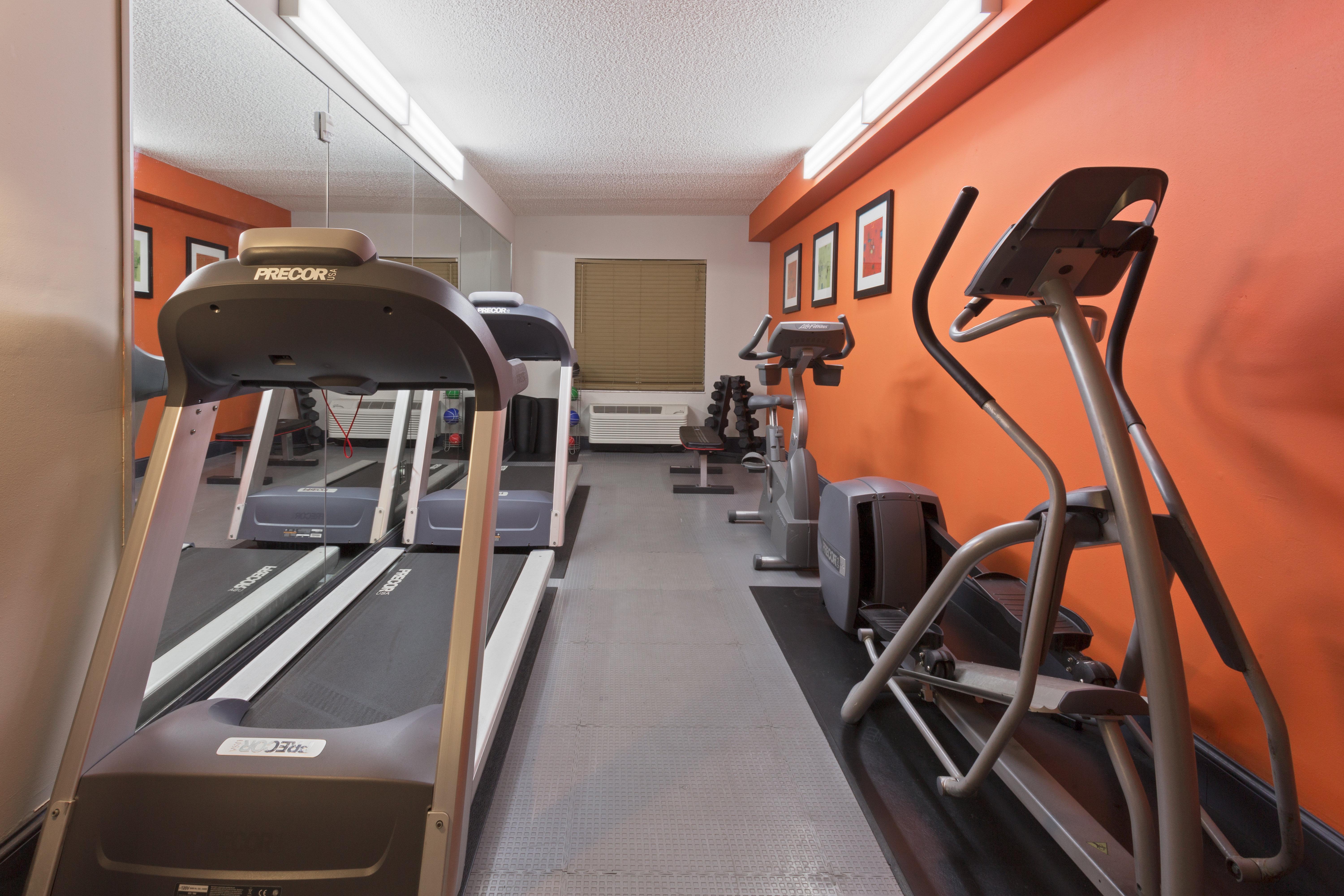 Holiday Inn Express And Suites Tampa I-75 At Bruce B. Downs By Ihg Ngoại thất bức ảnh