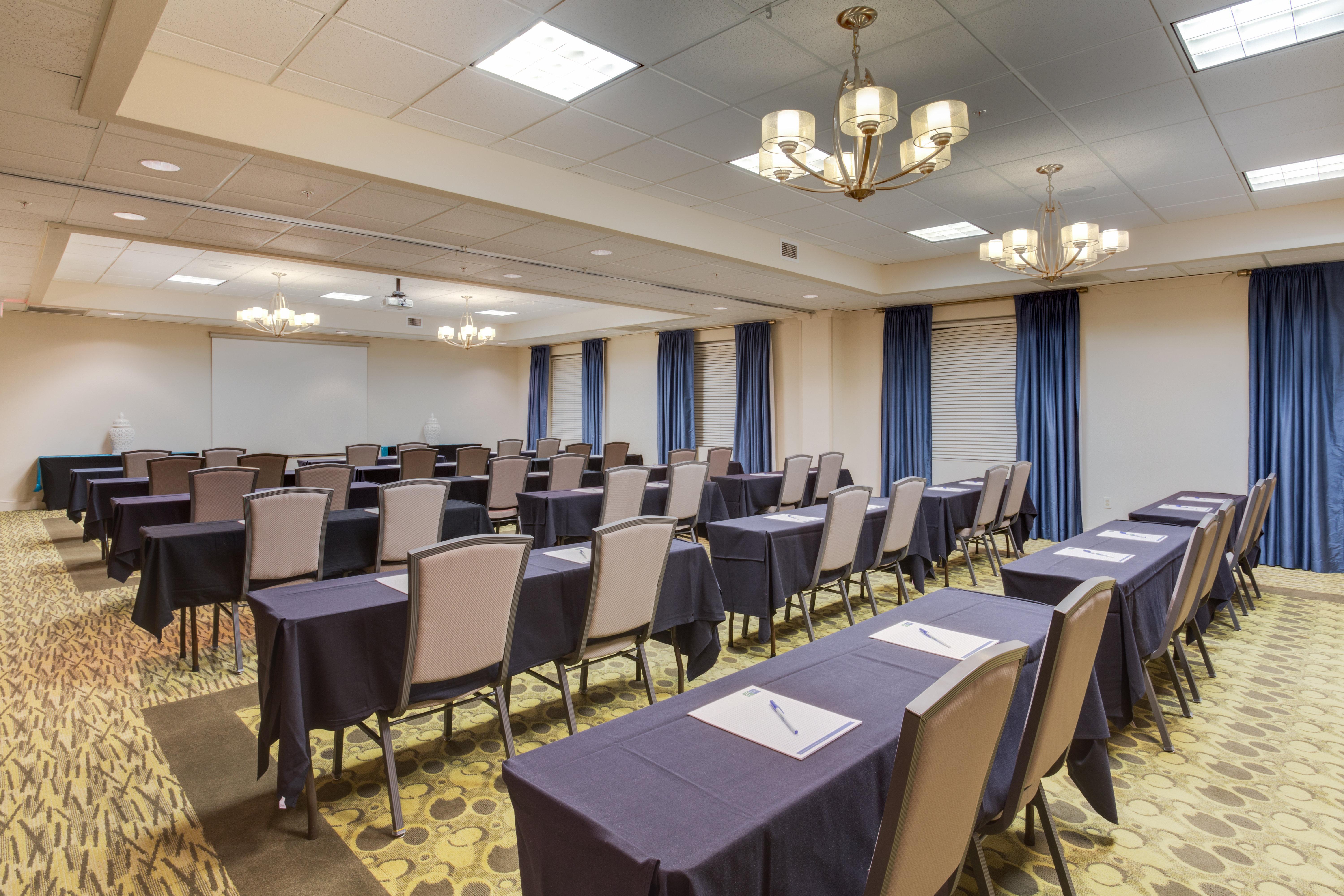 Holiday Inn Express And Suites Tampa I-75 At Bruce B. Downs By Ihg Ngoại thất bức ảnh
