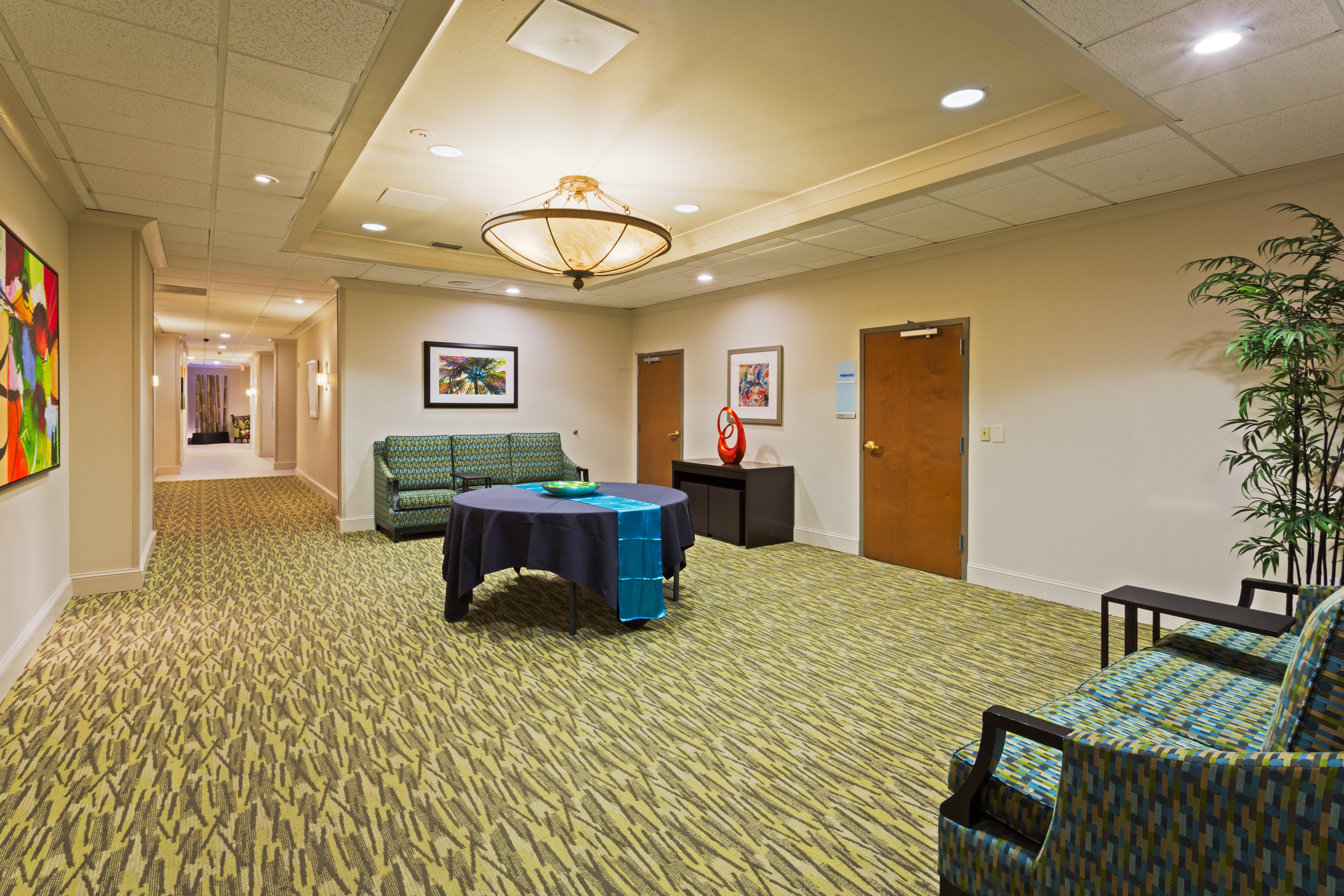 Holiday Inn Express And Suites Tampa I-75 At Bruce B. Downs By Ihg Ngoại thất bức ảnh