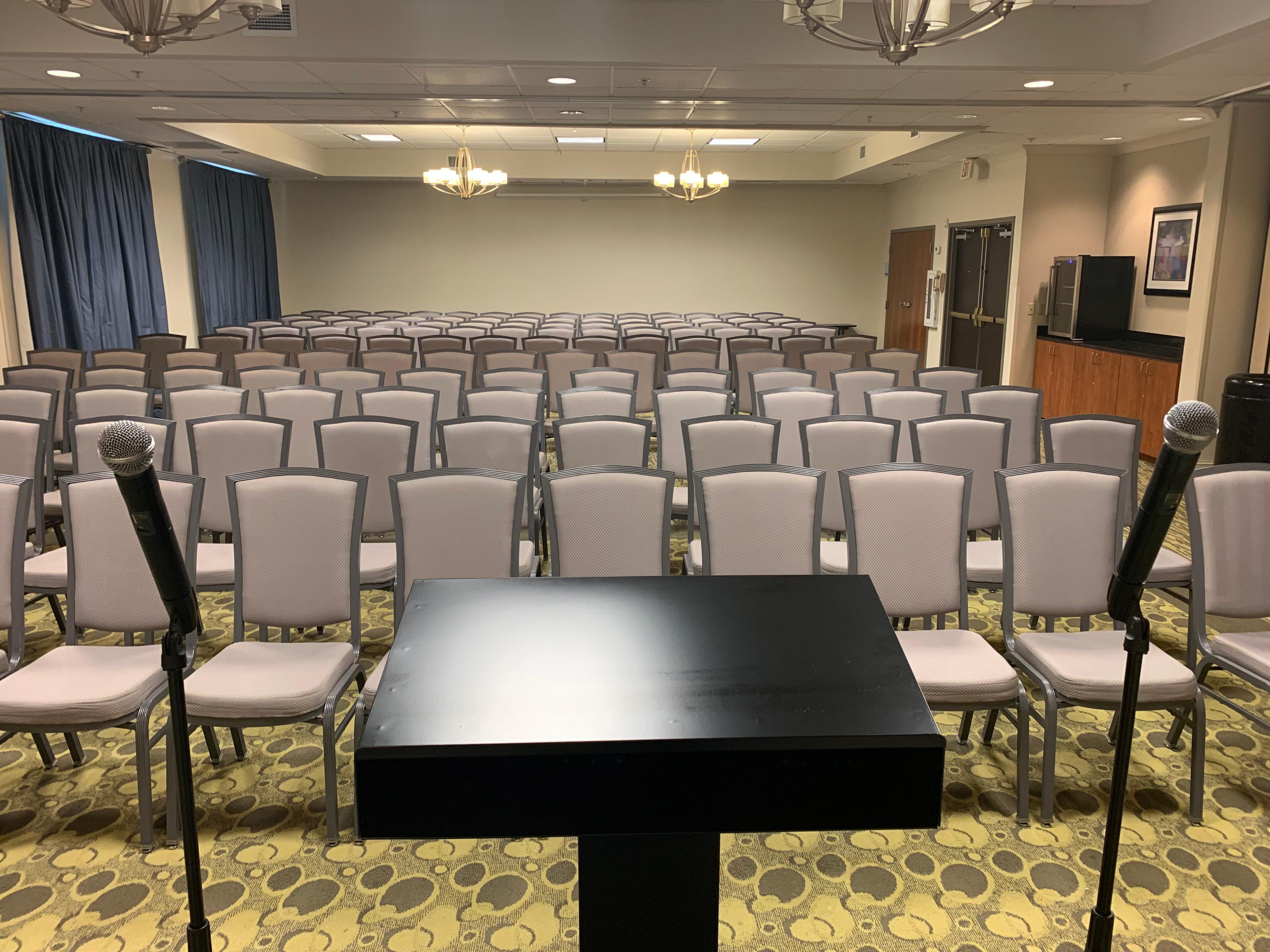 Holiday Inn Express And Suites Tampa I-75 At Bruce B. Downs By Ihg Ngoại thất bức ảnh